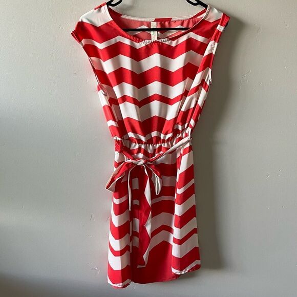 CANDY ROSE Chevron Mini Dress with Waist Tie Size Small - Picture 1 of 4